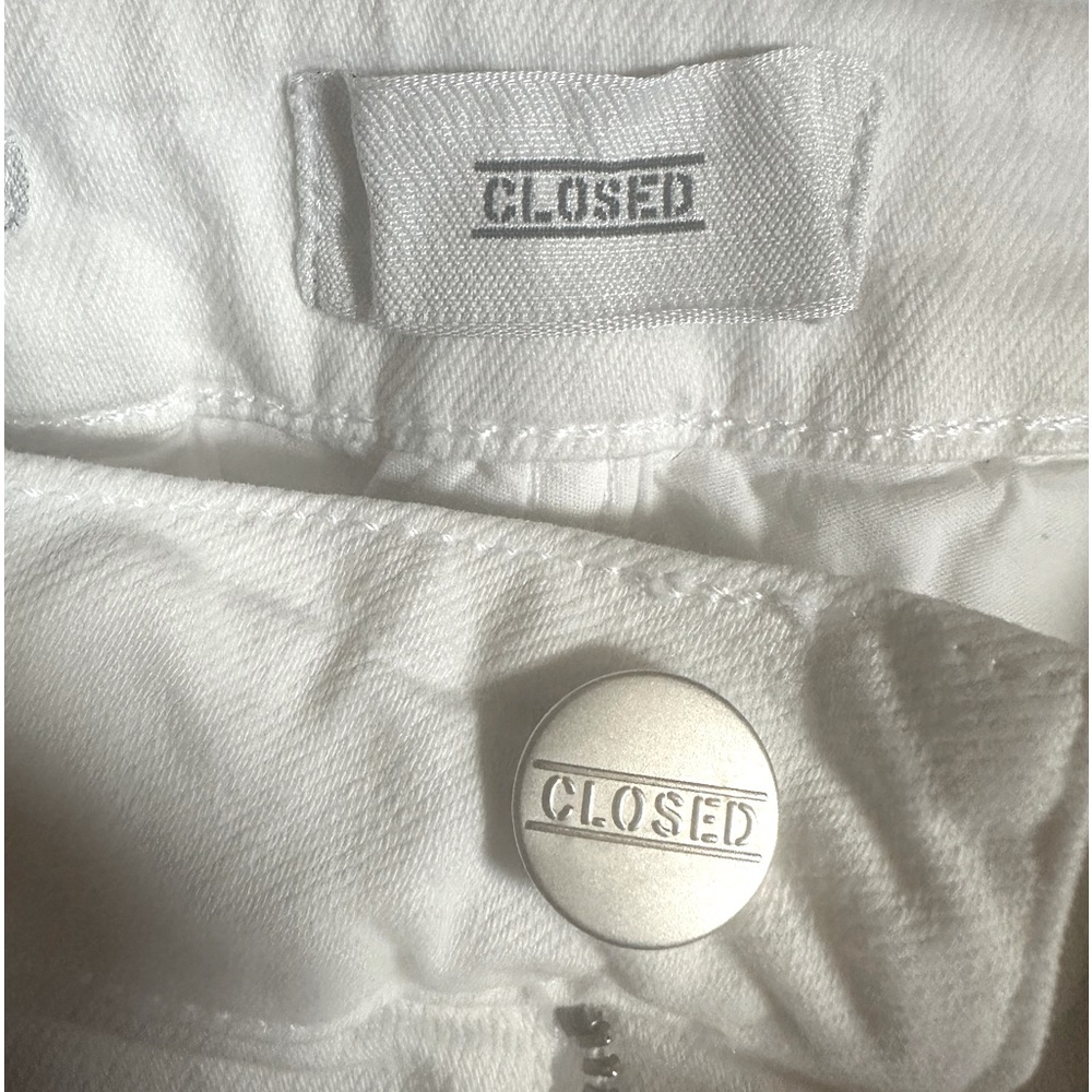Closed denim size 27 white ankle crop with patches